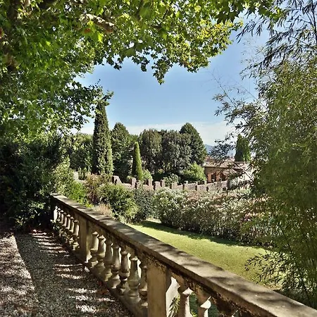 Trenta Prestigious Enchanting Garden Willa *