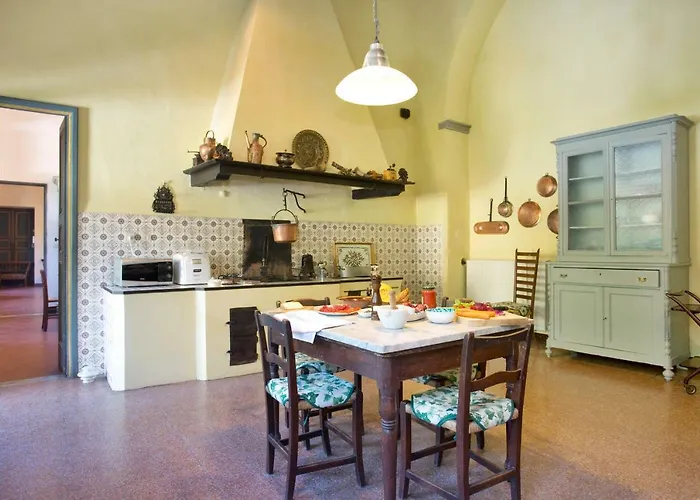 Trenta Prestigious Enchanting Garden Villa *