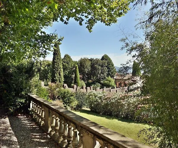 Trenta Prestigious Enchanting Garden Villa *